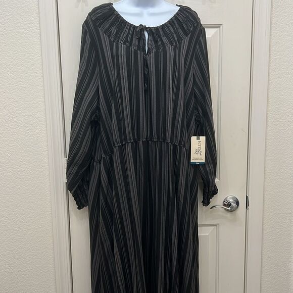 Terra & Sky Black Ruffled Tiered Dress Tie VNeck Long Bishop Sleeve Maxi Plus 3X - Picture 3 of 14